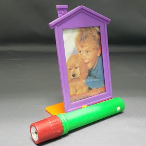 INSTANT FLASHLIGHT W/ PHOTO FRAME