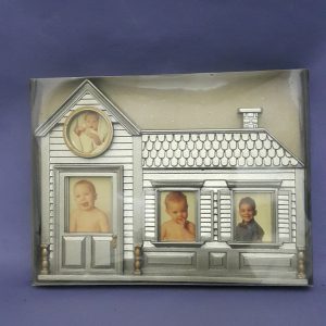 PHOTO FRAME HOUSE DESIGN