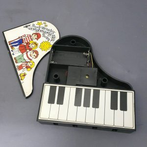 MUSICAL TOOTHBRUSH HOLDER