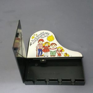MUSICAL TOOTHBRUSH HOLDER