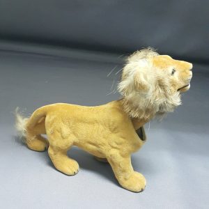 SWING HEAD LION