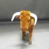 SWING HEAD COW STANDING