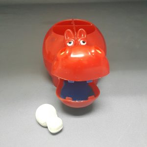 HIPPO PENHOLDER