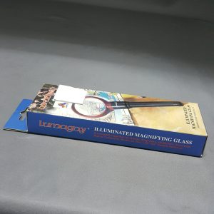 ILLUMINATED MAGNIFYING GLASS MED.