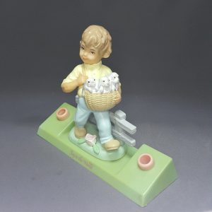 PENSTAND BOY W/ PUPPY